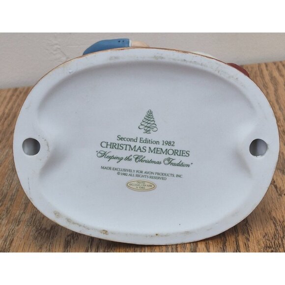 Christmas 1982 Avon Collectible Plate & Figurine Set With 22K Gold Trim - Picture 12 of 13